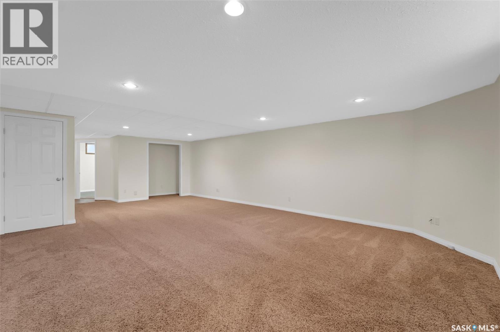 735 Fairbrother Avenue, Saskatoon, SK - Indoor Photo Showing Other Room