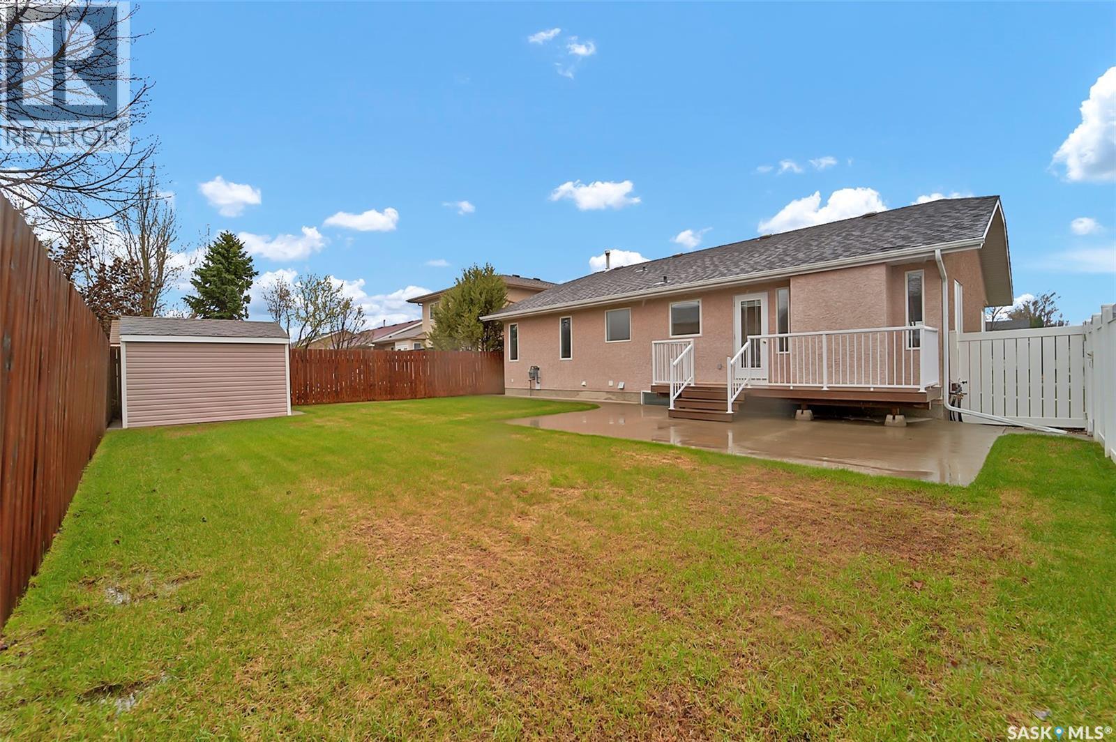 735 Fairbrother Avenue, Saskatoon, SK - Outdoor With Deck Patio Veranda