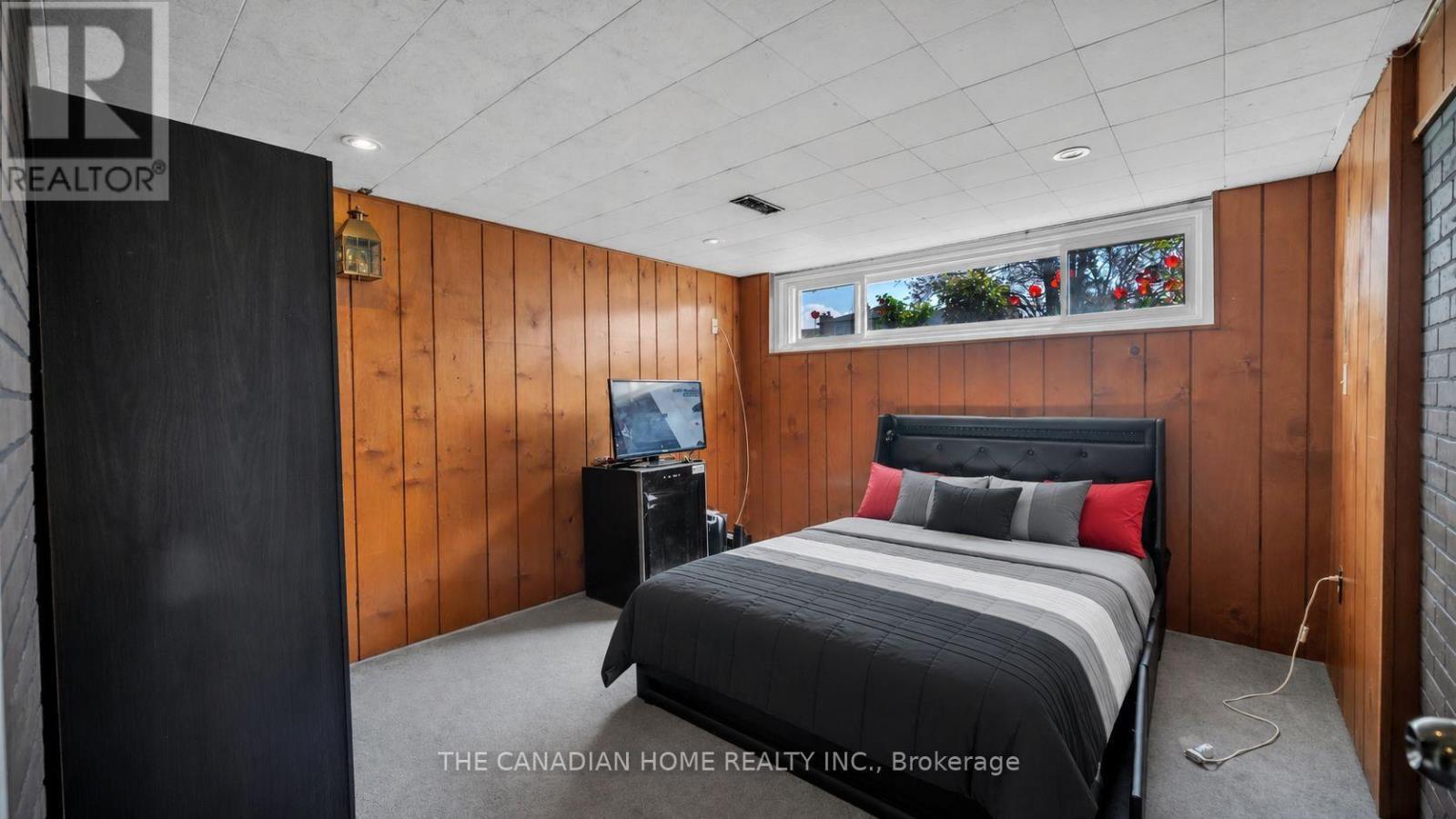 196 Tuxedo Avenue, Hamilton, ON - Indoor Photo Showing Bedroom