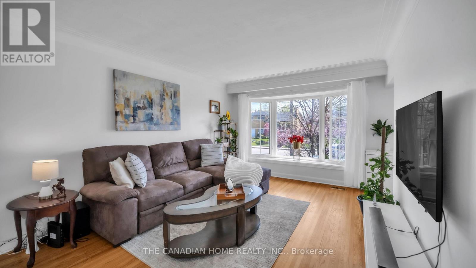 196 Tuxedo Avenue, Hamilton, ON - Indoor Photo Showing Living Room
