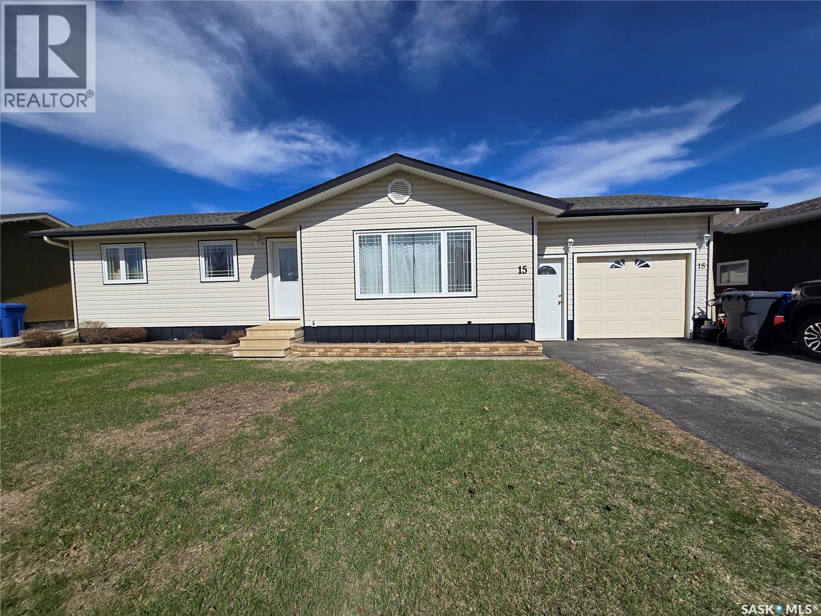 15 Mackenzie Drive, Yorkton, SK - Outdoor