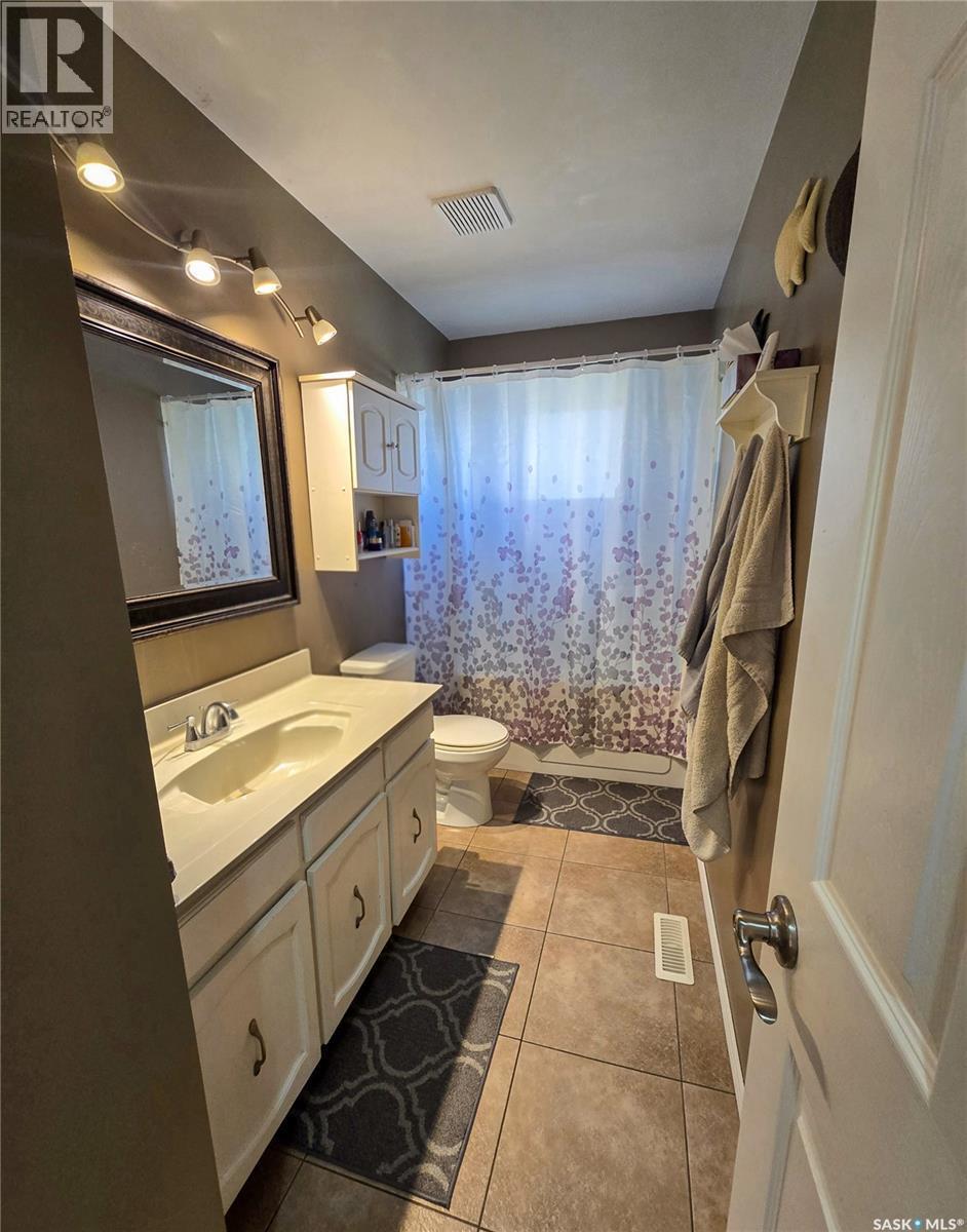 15 Mackenzie Drive, Yorkton, SK - Indoor Photo Showing Bathroom