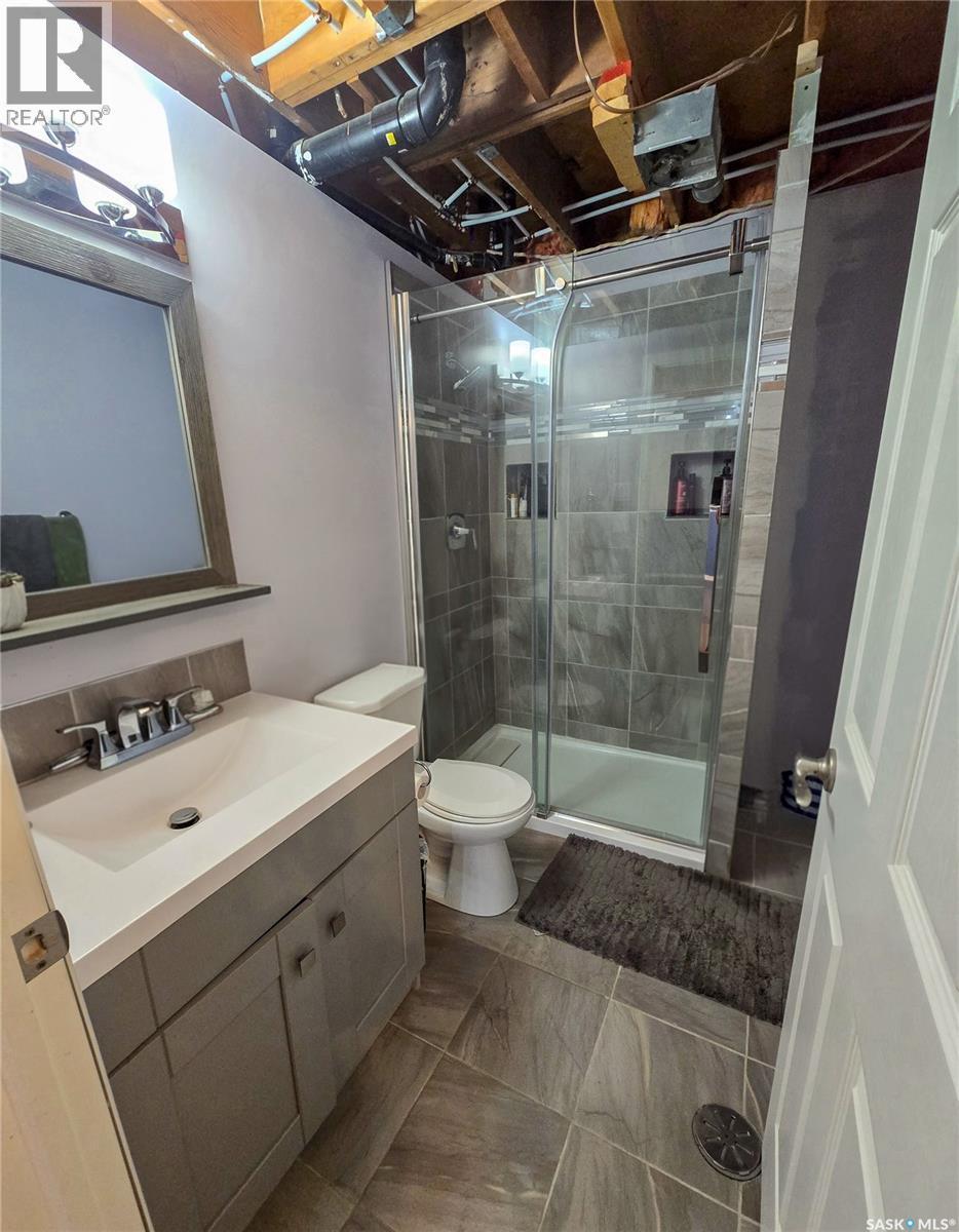 15 Mackenzie Drive, Yorkton, SK - Indoor Photo Showing Bathroom