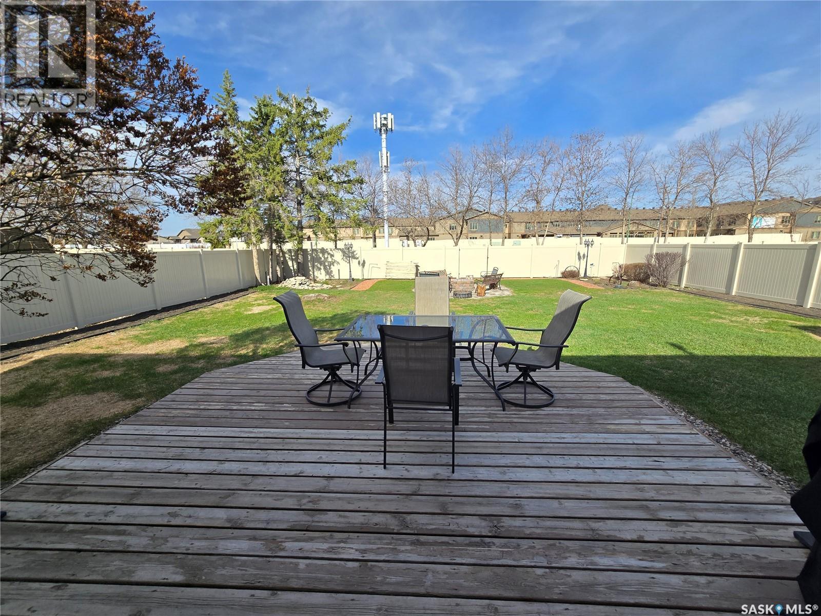 15 Mackenzie Drive, Yorkton, SK - Outdoor With Deck Patio Veranda With Backyard