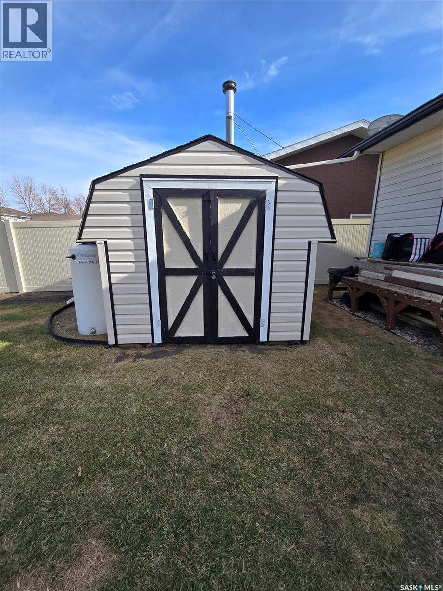 15 Mackenzie Drive, Yorkton, SK - Outdoor With Exterior