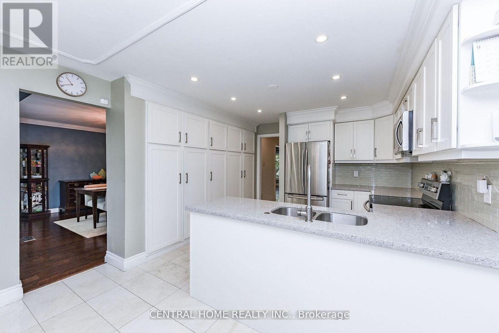 4 Robaldon Road, Toronto, ON - Indoor Photo Showing Kitchen With Double Sink