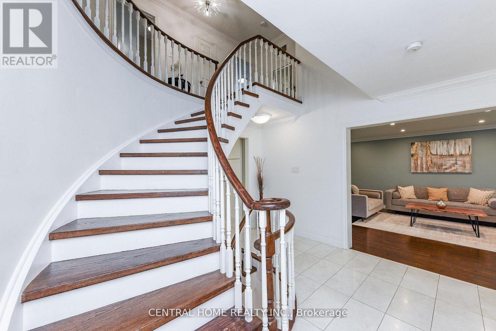 4 Robaldon Road, Toronto, ON - Indoor Photo Showing Other Room