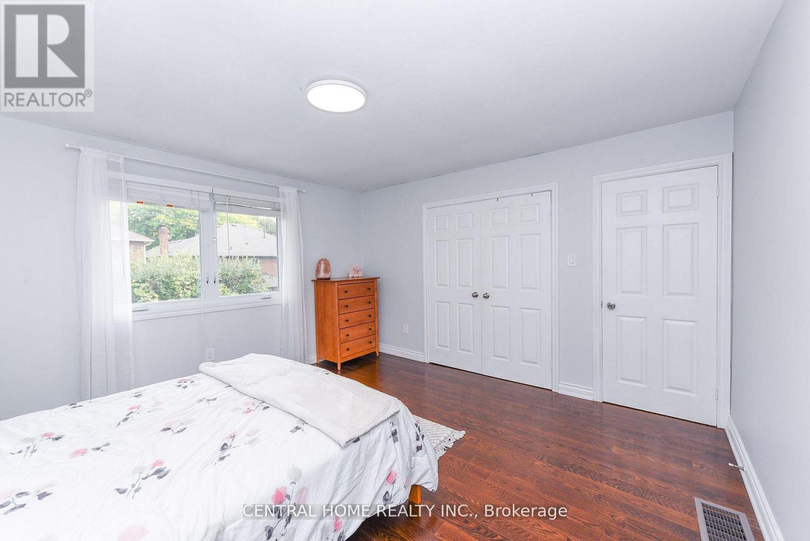 4 Robaldon Road, Toronto, ON - Indoor Photo Showing Bedroom