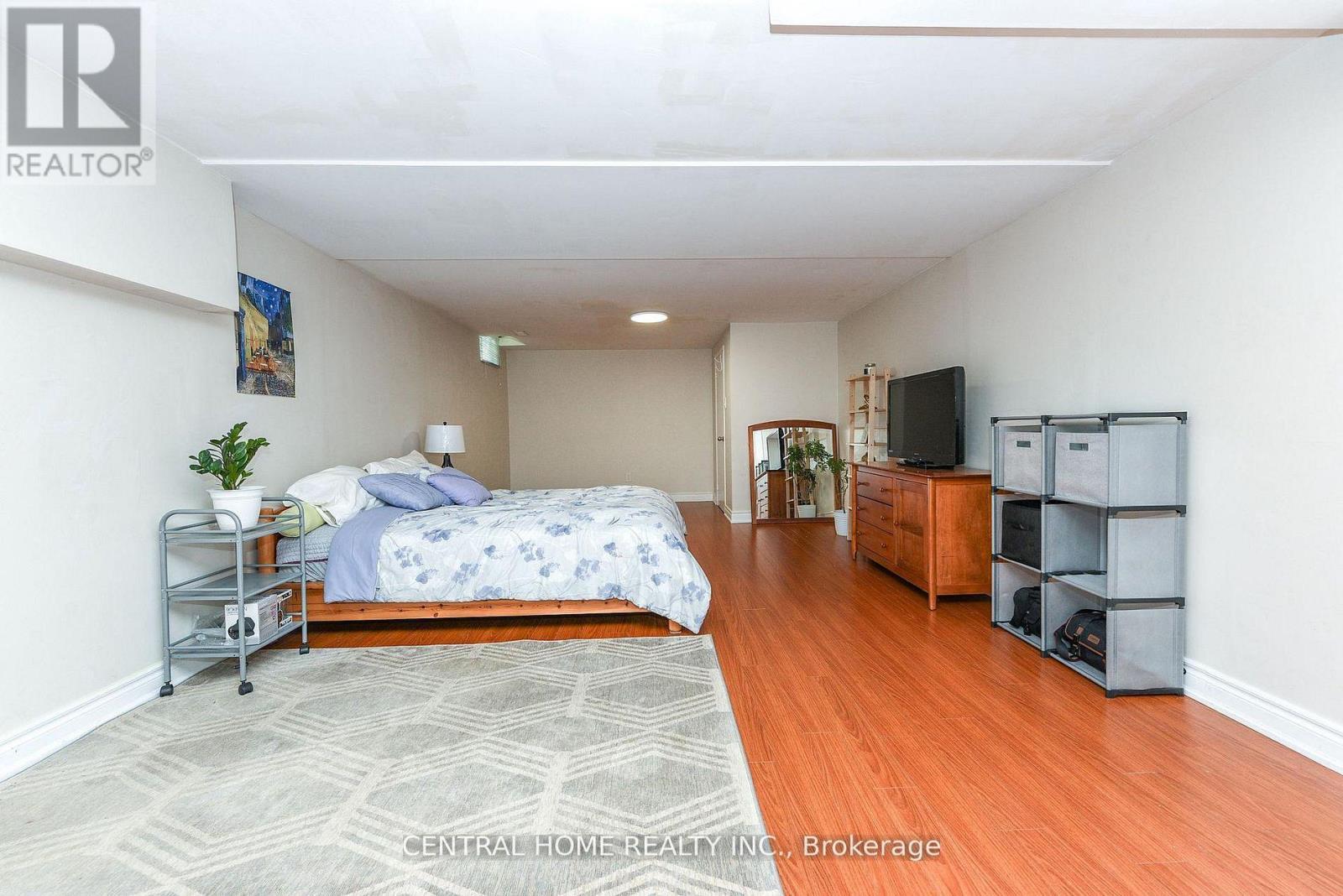 4 Robaldon Road, Toronto, ON - Indoor Photo Showing Bedroom