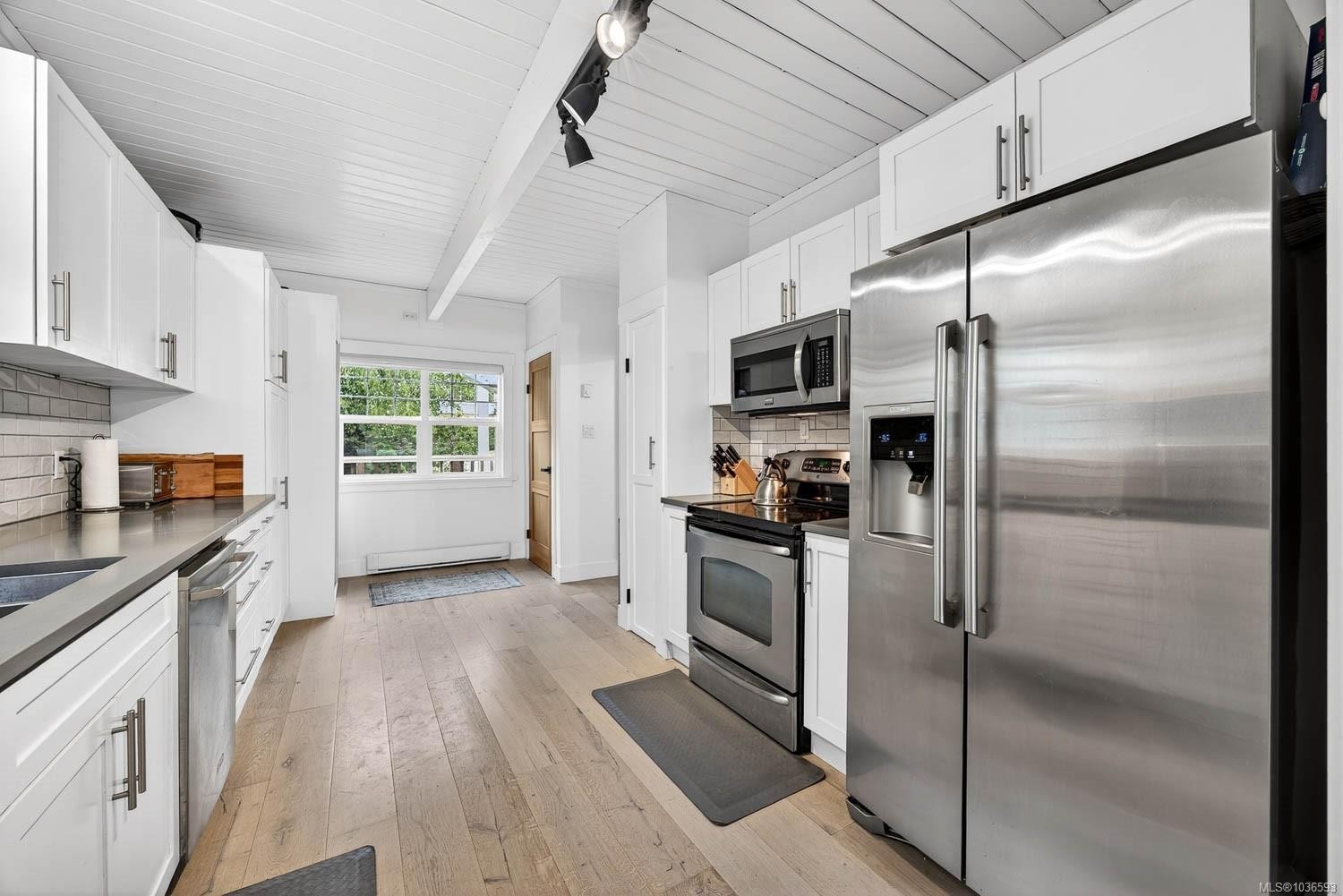 110 Forest Hill Pl, Salt Spring, BC