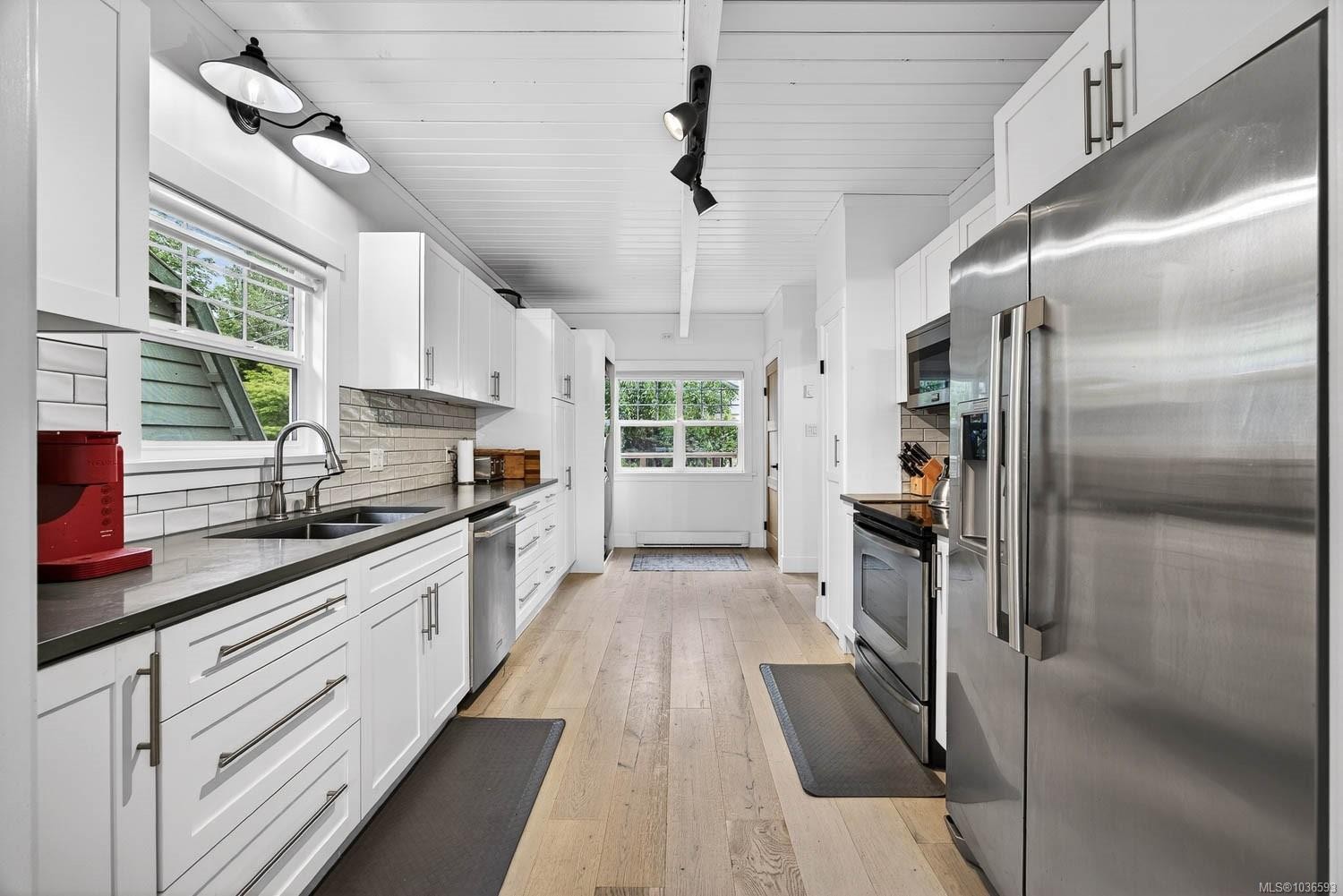 110 Forest Hill Pl, Salt Spring, BC