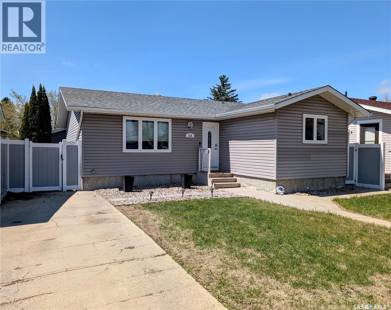 110 Paynter Crescent, Regina, SK - Outdoor