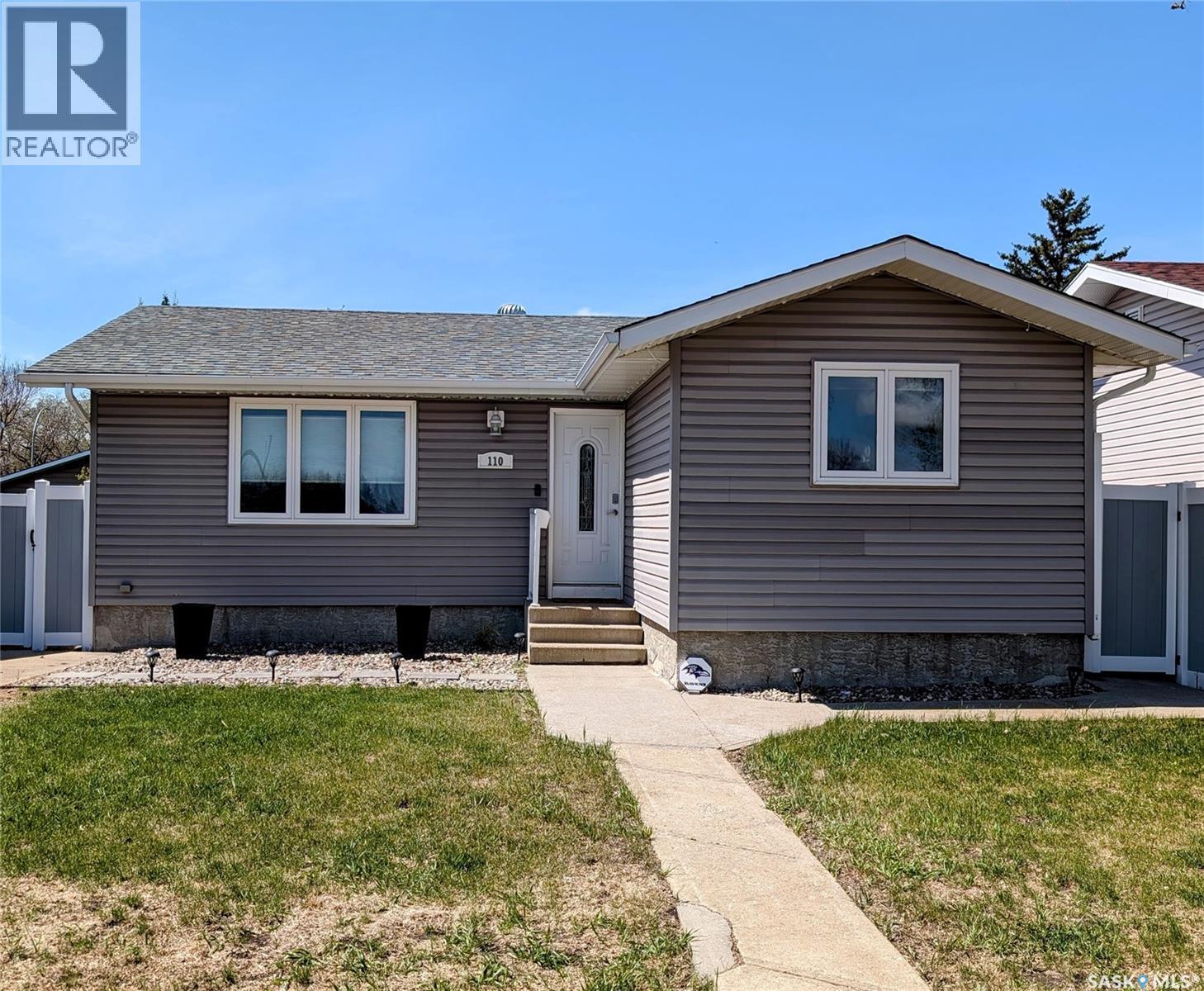 110 Paynter Crescent, Regina, SK - Outdoor