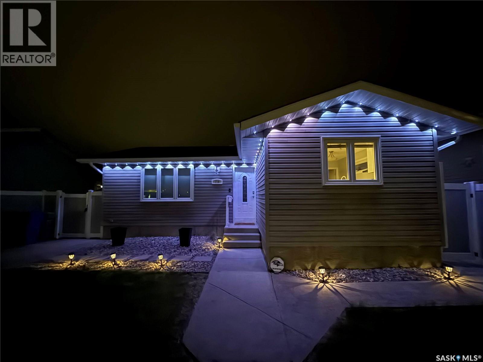 110 Paynter Crescent, Regina, SK - Outdoor