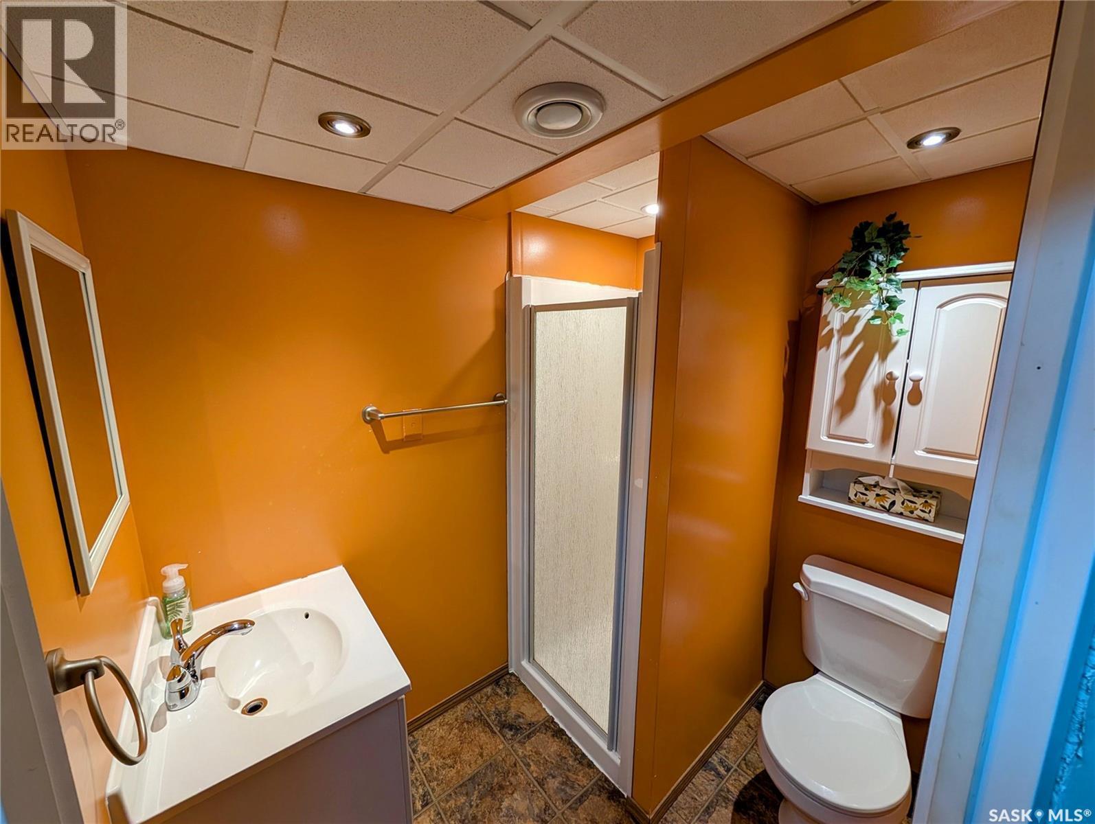110 Paynter Crescent, Regina, SK - Indoor Photo Showing Bathroom