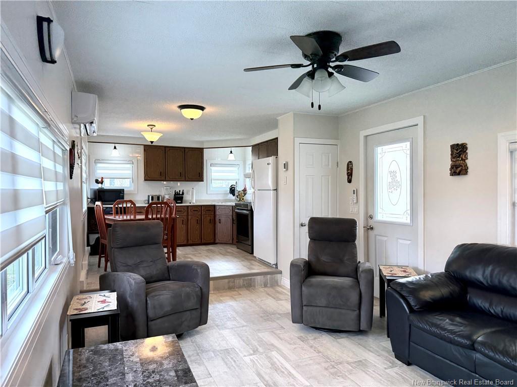 43 Le Paradis St, Saint-Jacques, NB