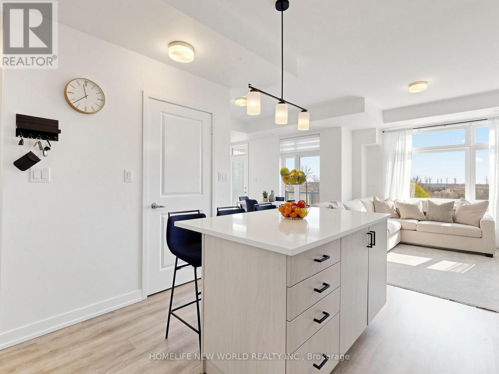 218 - 2550 Castlegate Crossing, Pickering, ON - Indoor