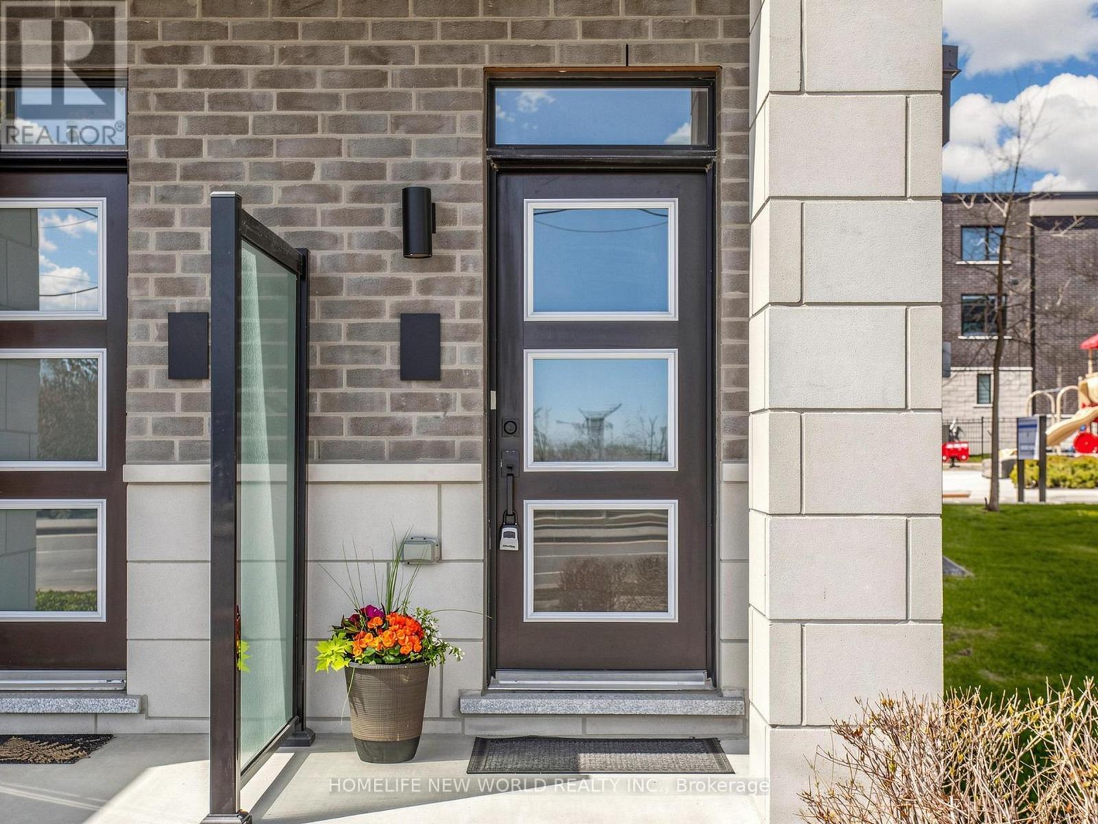 218 - 2550 Castlegate Crossing, Pickering, ON - Outdoor
