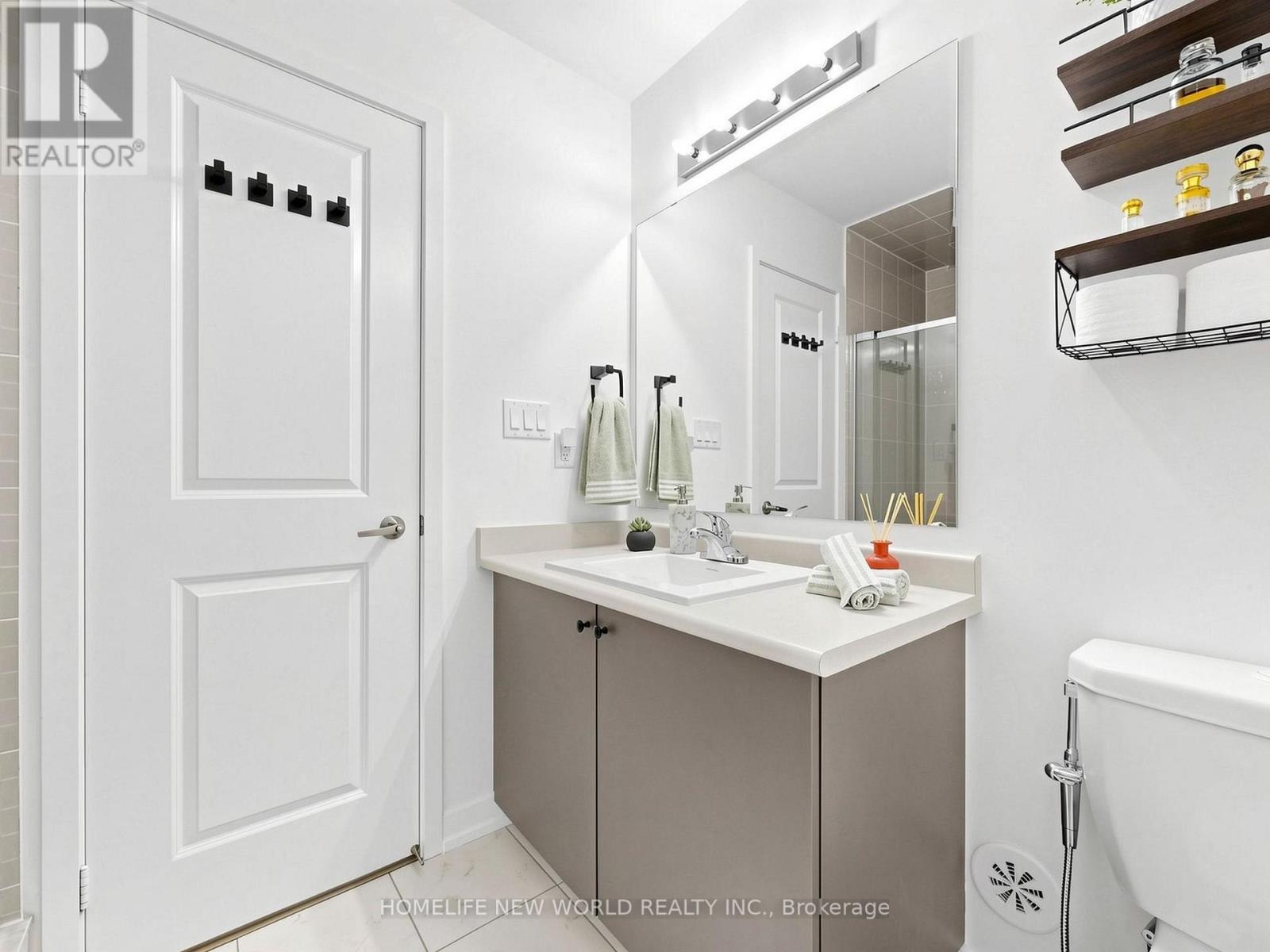 218 - 2550 Castlegate Crossing, Pickering, ON - Indoor Photo Showing Bathroom