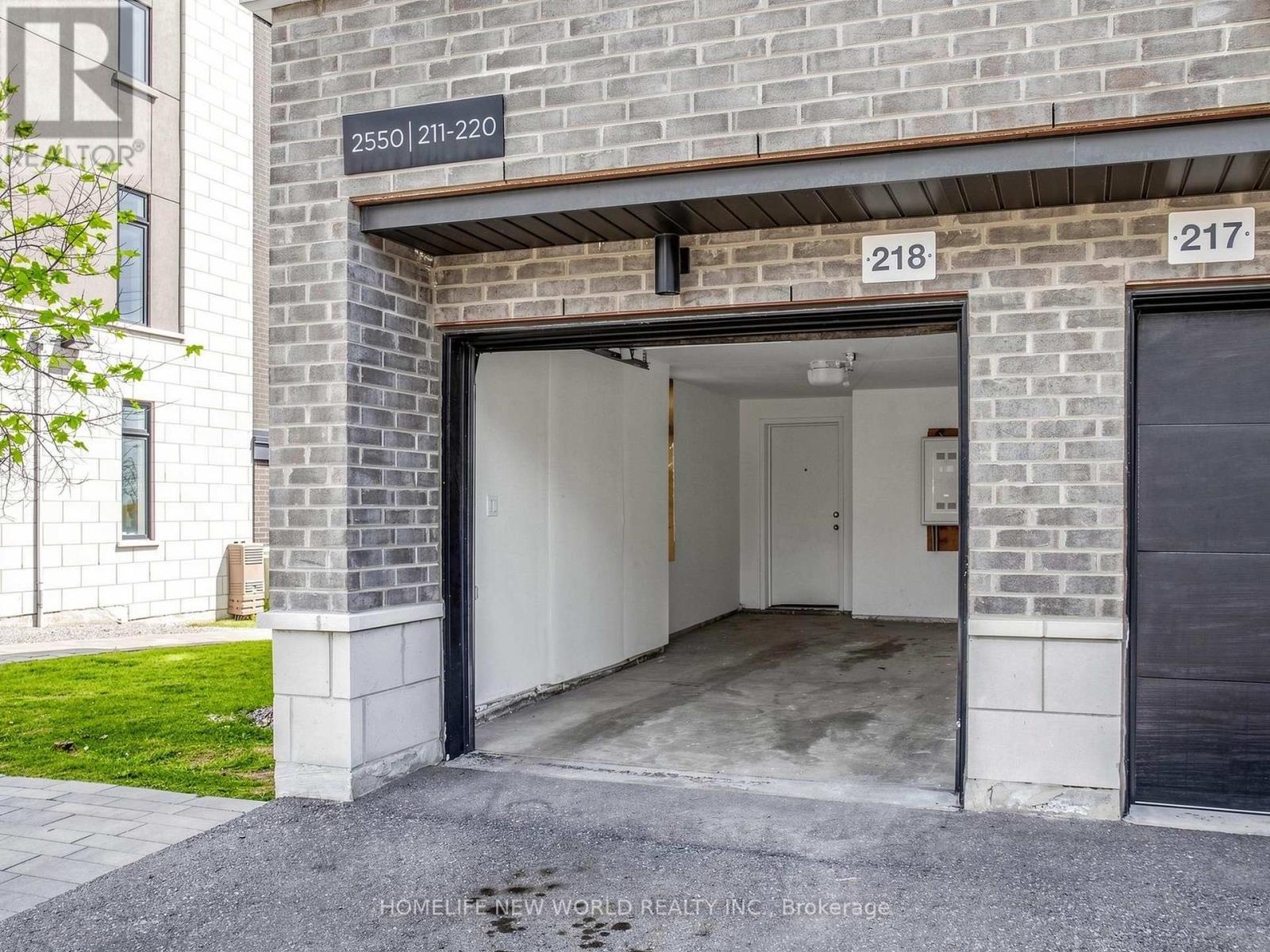 218 - 2550 Castlegate Crossing, Pickering, ON - Outdoor
