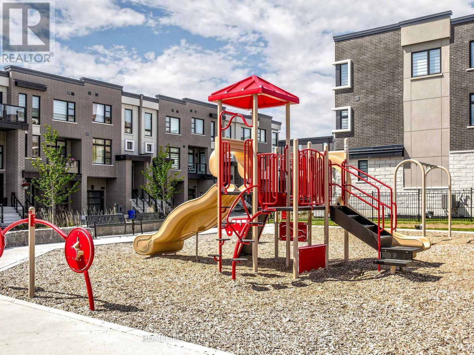 218 - 2550 Castlegate Crossing, Pickering, ON - Outdoor