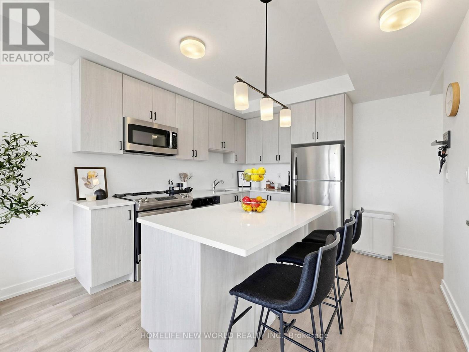 218 - 2550 Castlegate Crossing, Pickering, ON - Indoor Photo Showing Kitchen With Stainless Steel Kitchen With Upgraded Kitchen