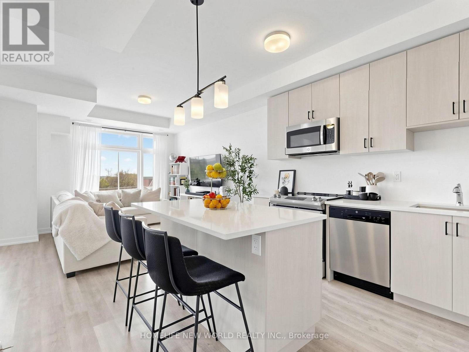 218 - 2550 Castlegate Crossing, Pickering, ON - Indoor Photo Showing Kitchen With Stainless Steel Kitchen With Upgraded Kitchen