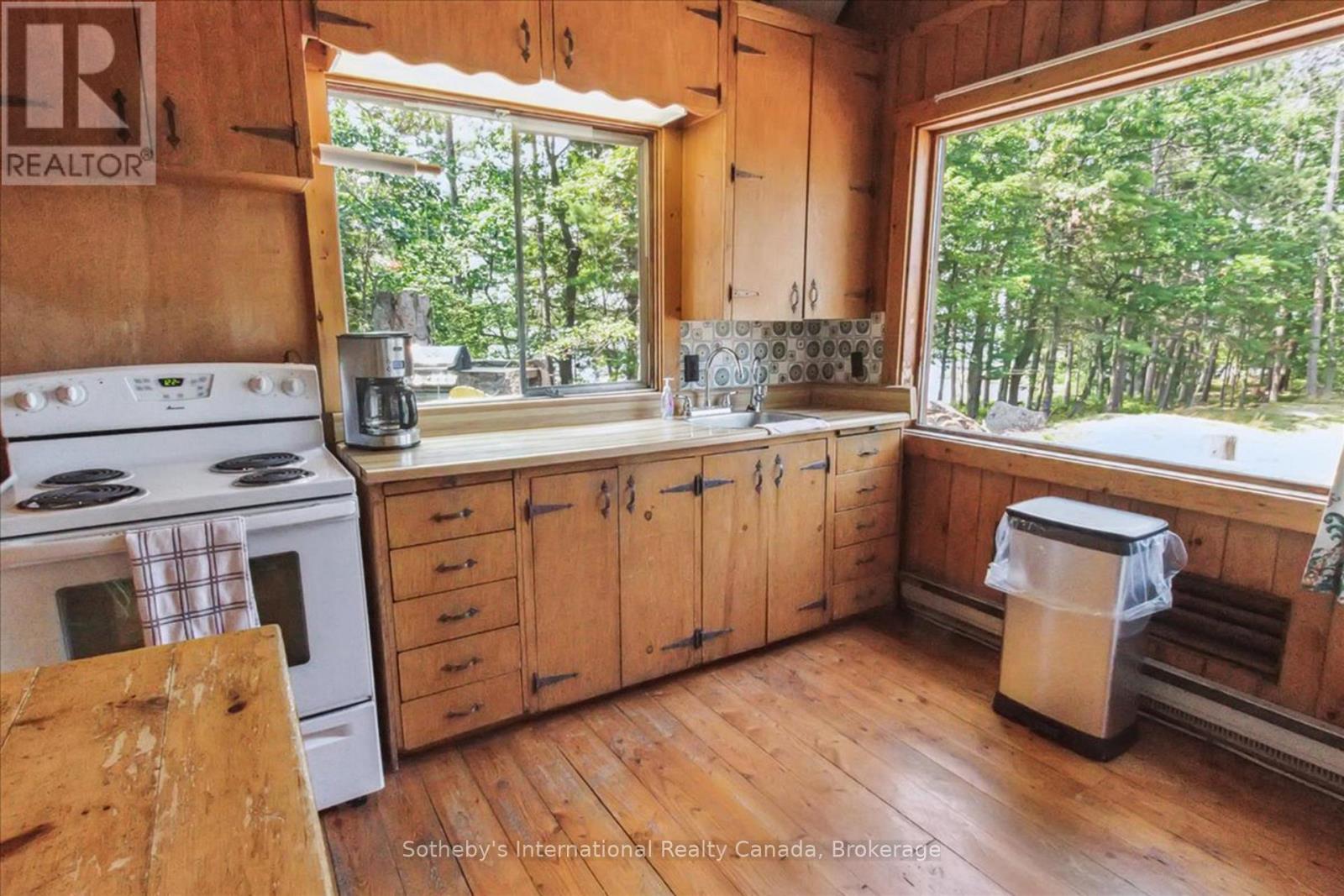 1 Brill'S Island, Nipissing, ON - Indoor Photo Showing Kitchen