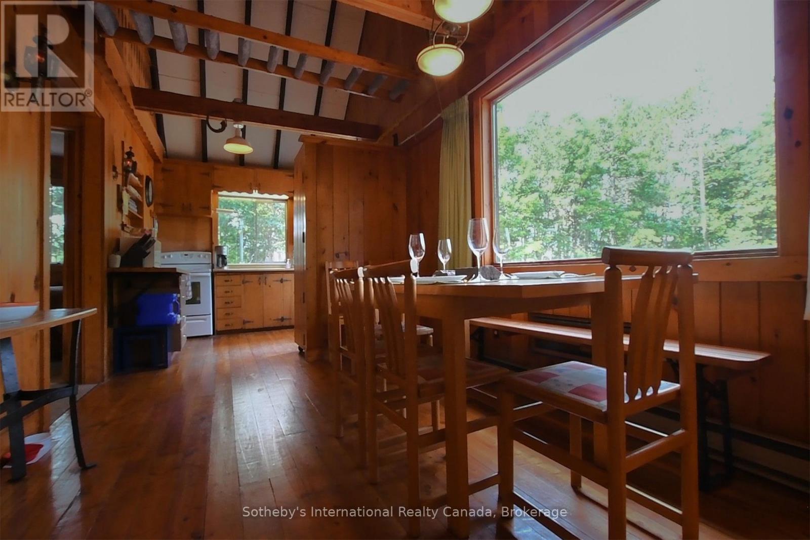 1 Brill'S Island, Nipissing, ON - Indoor Photo Showing Dining Room