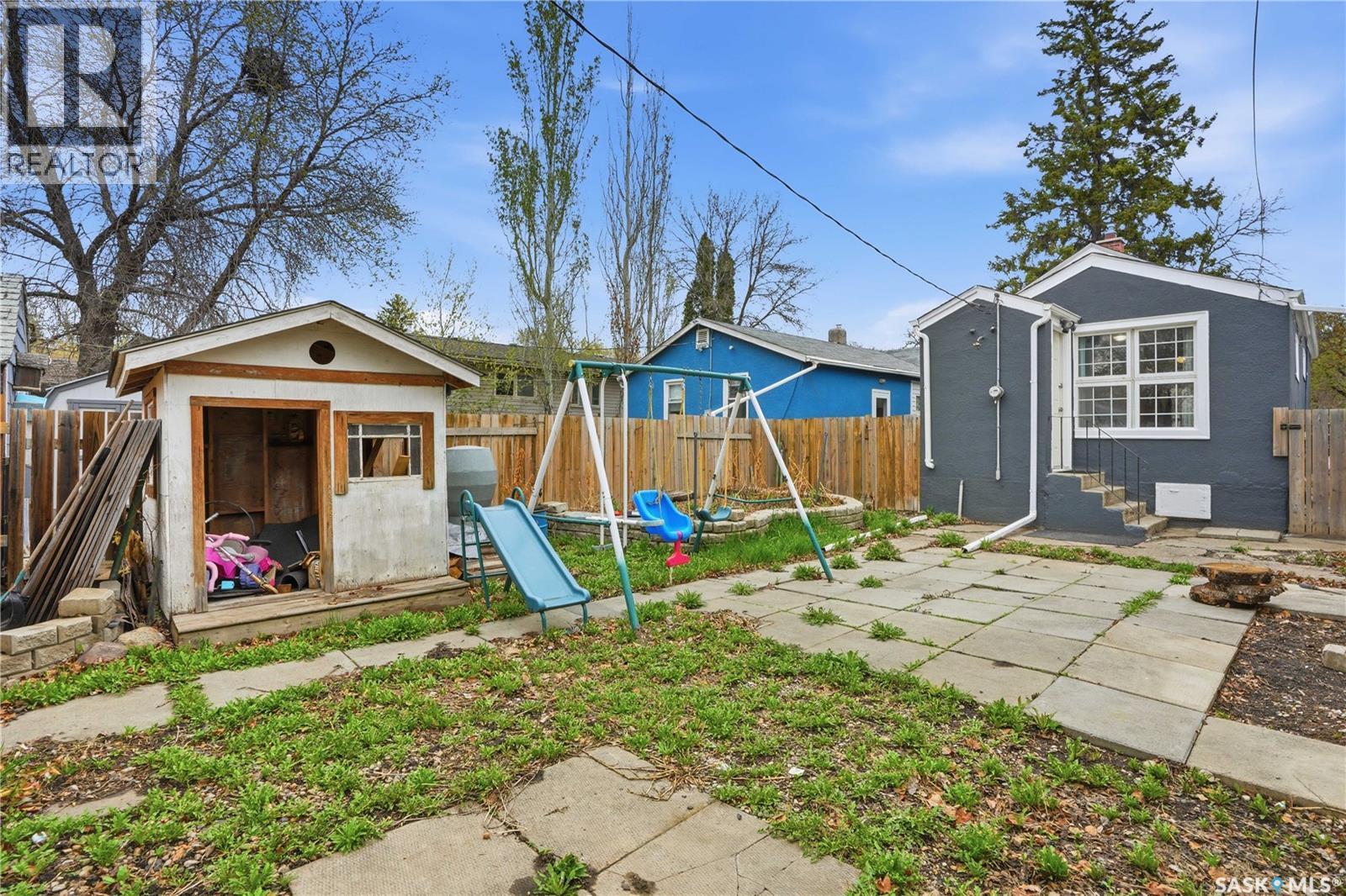 1115 J Avenue N, Saskatoon, SK - Outdoor