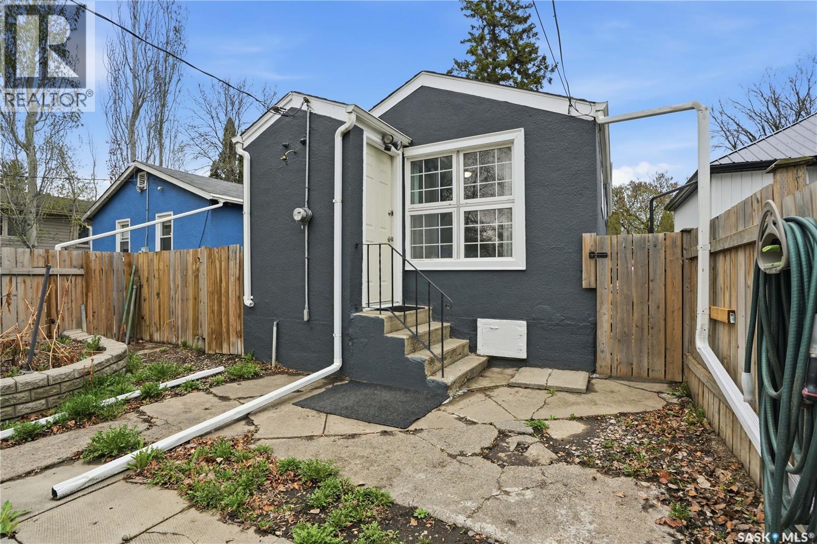 1115 J Avenue N, Saskatoon, SK - Outdoor