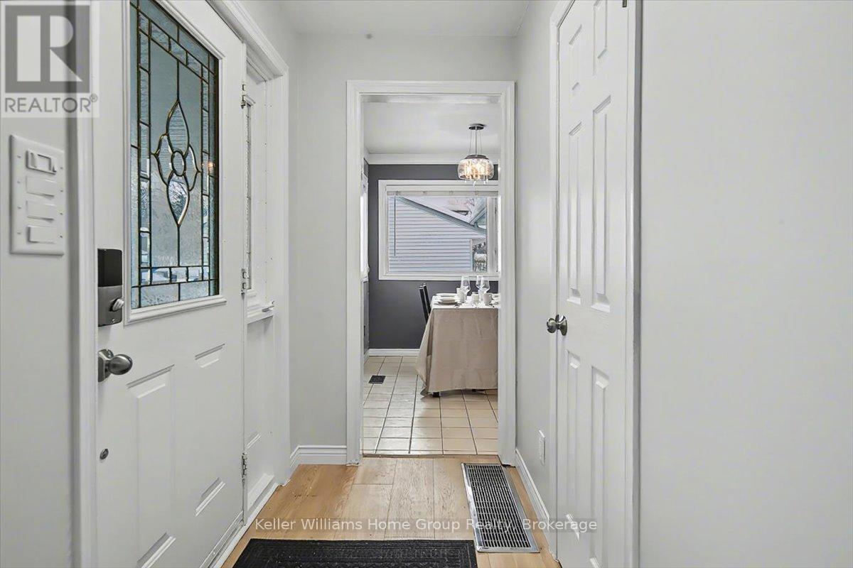 Entry way - 1520 Concession Road, Cambridge, ON - Indoor Photo Showing Other Room