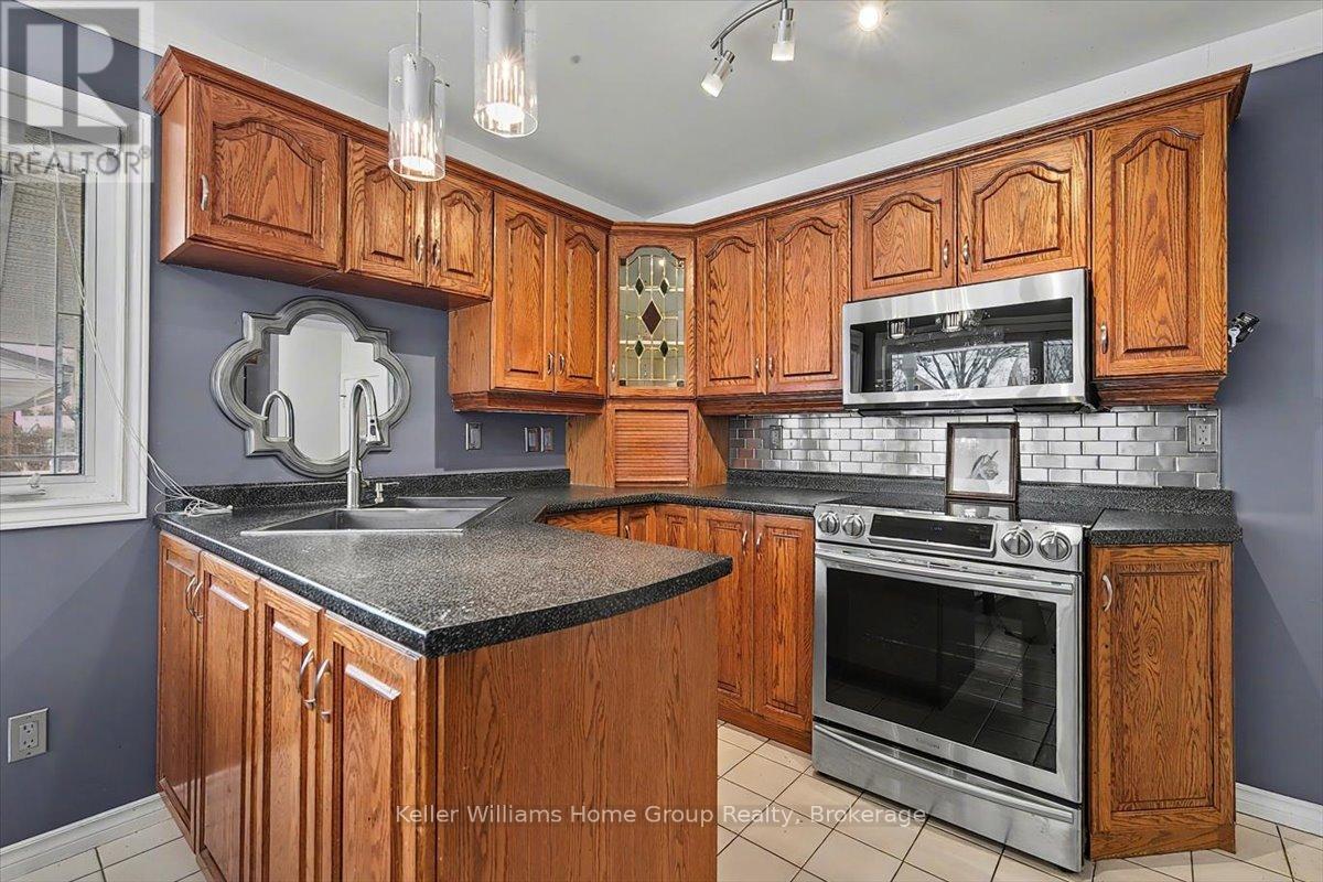 Kitchen/Dining - 1520 Concession Road, Cambridge, ON - Indoor Photo Showing Kitchen With Double Sink