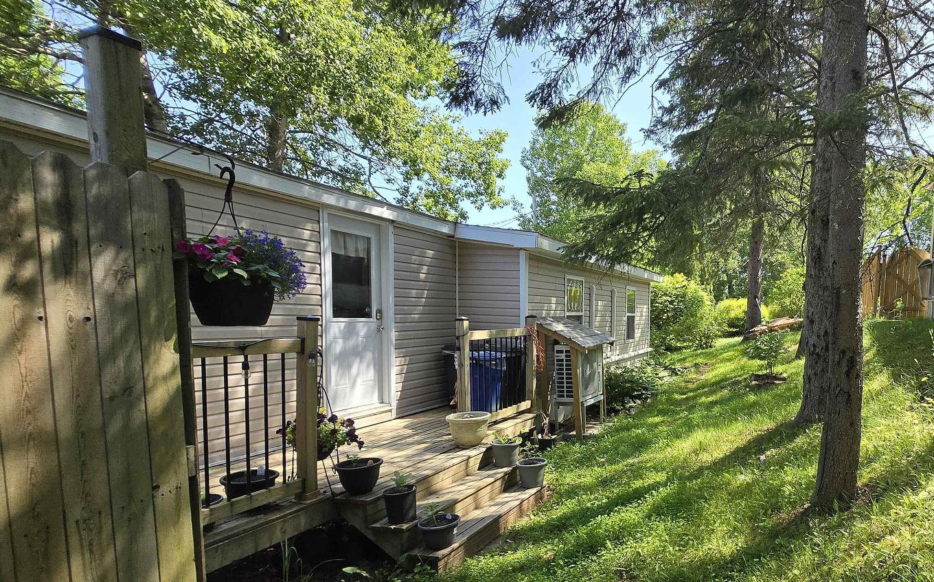 27 Pinecrest Drive, New Minas, NS