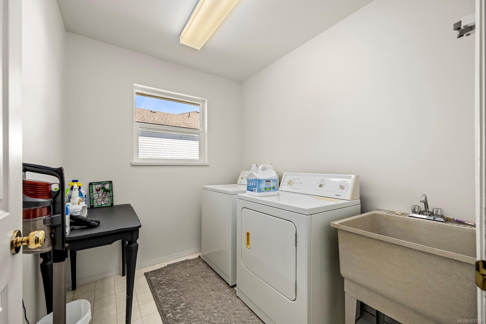678 Nelson Rd, Campbell River, BC