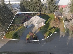 1669 Essex Pl Comox, BC V9M 4C6