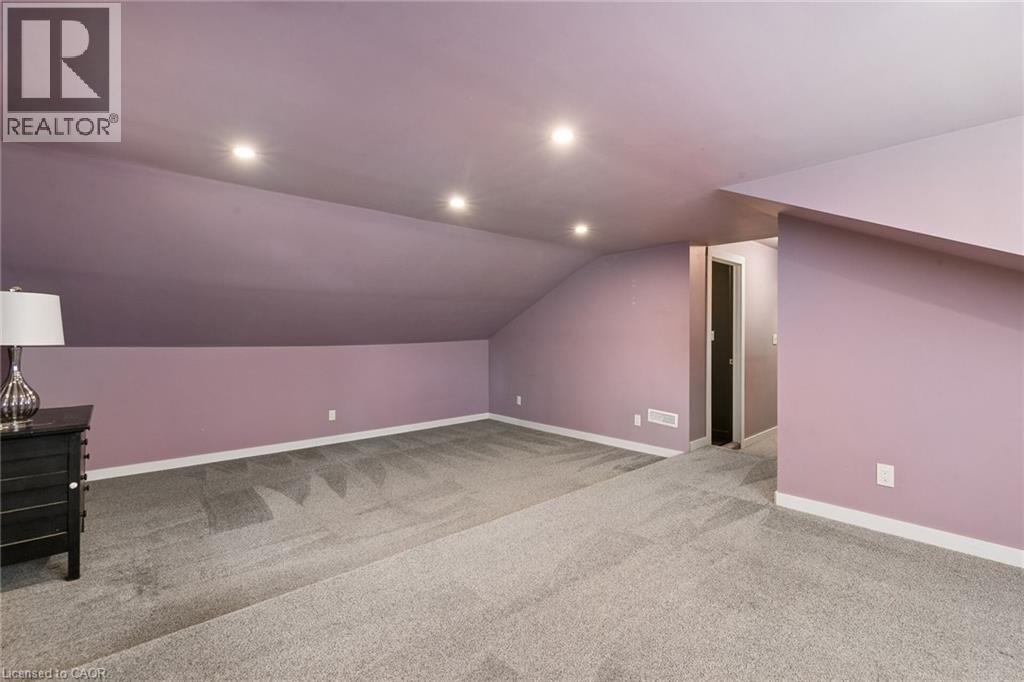 24 Davidson Street, Cambridge, ON - Indoor Photo Showing Other Room
