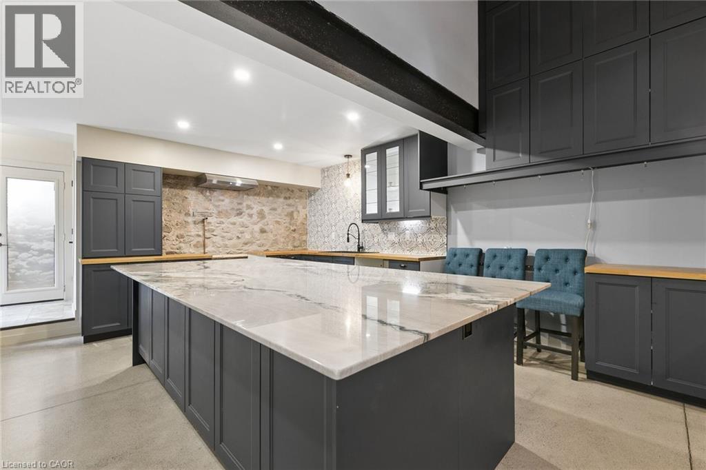 24 Davidson Street, Cambridge, ON - Indoor Photo Showing Kitchen With Upgraded Kitchen
