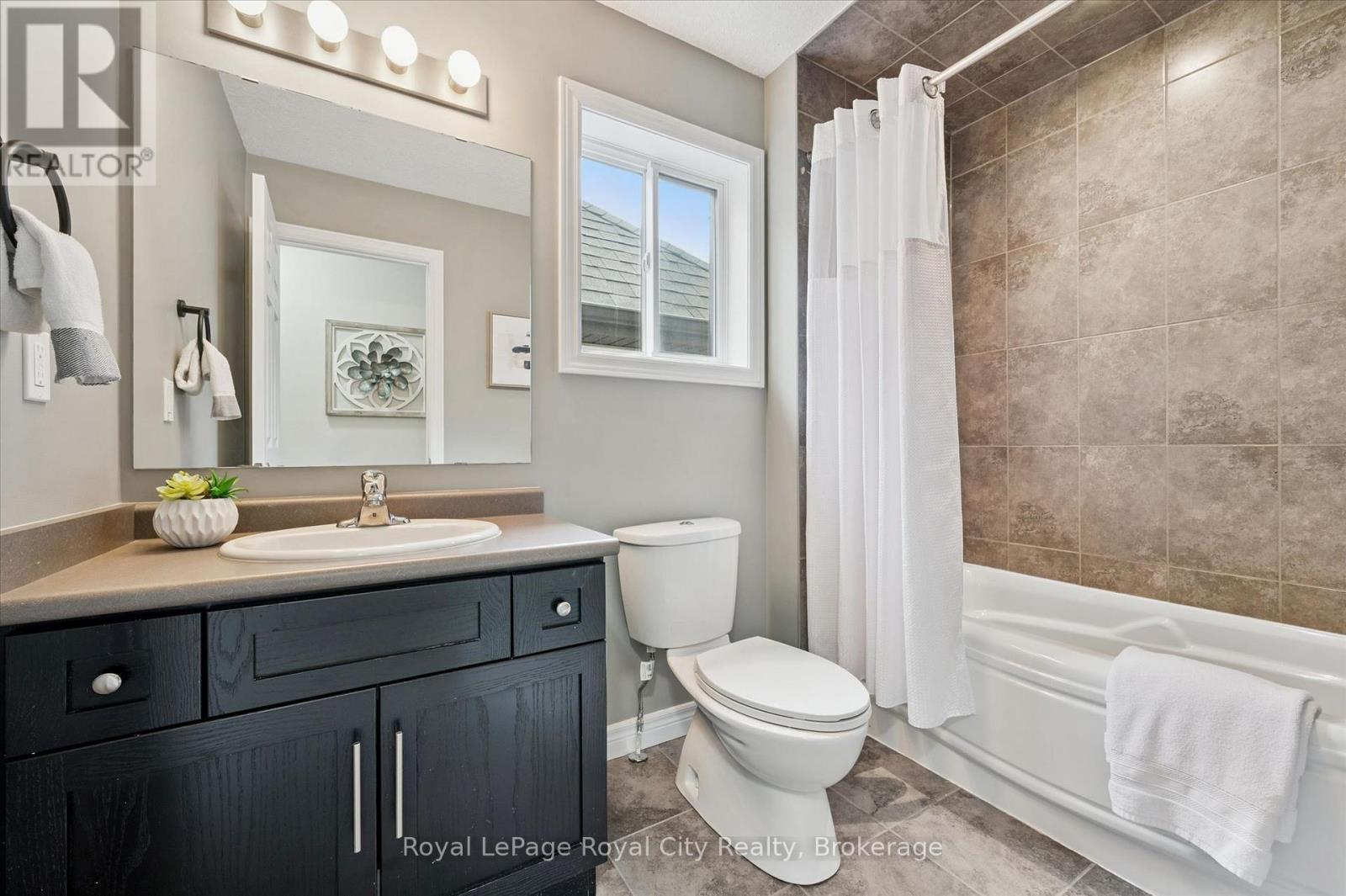 5 Sandybay Avenue, Kitchener, ON - Indoor Photo Showing Bathroom