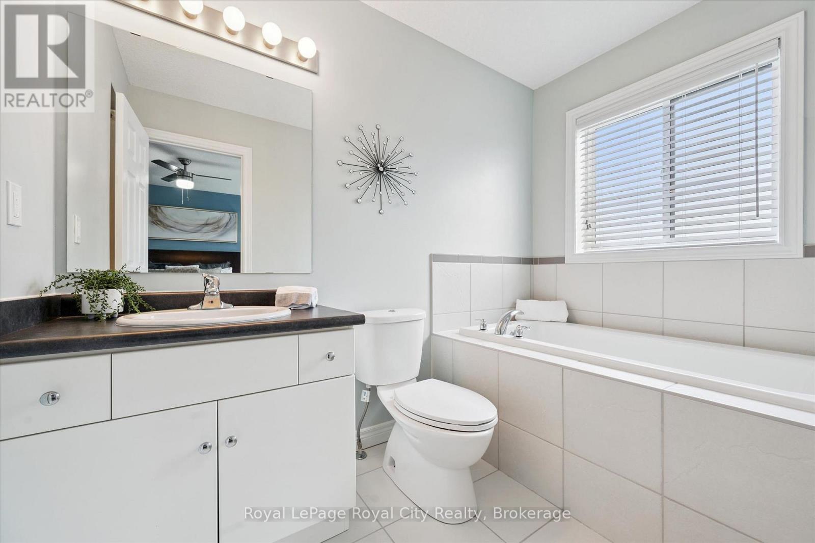 5 Sandybay Avenue, Kitchener, ON - Indoor Photo Showing Bathroom