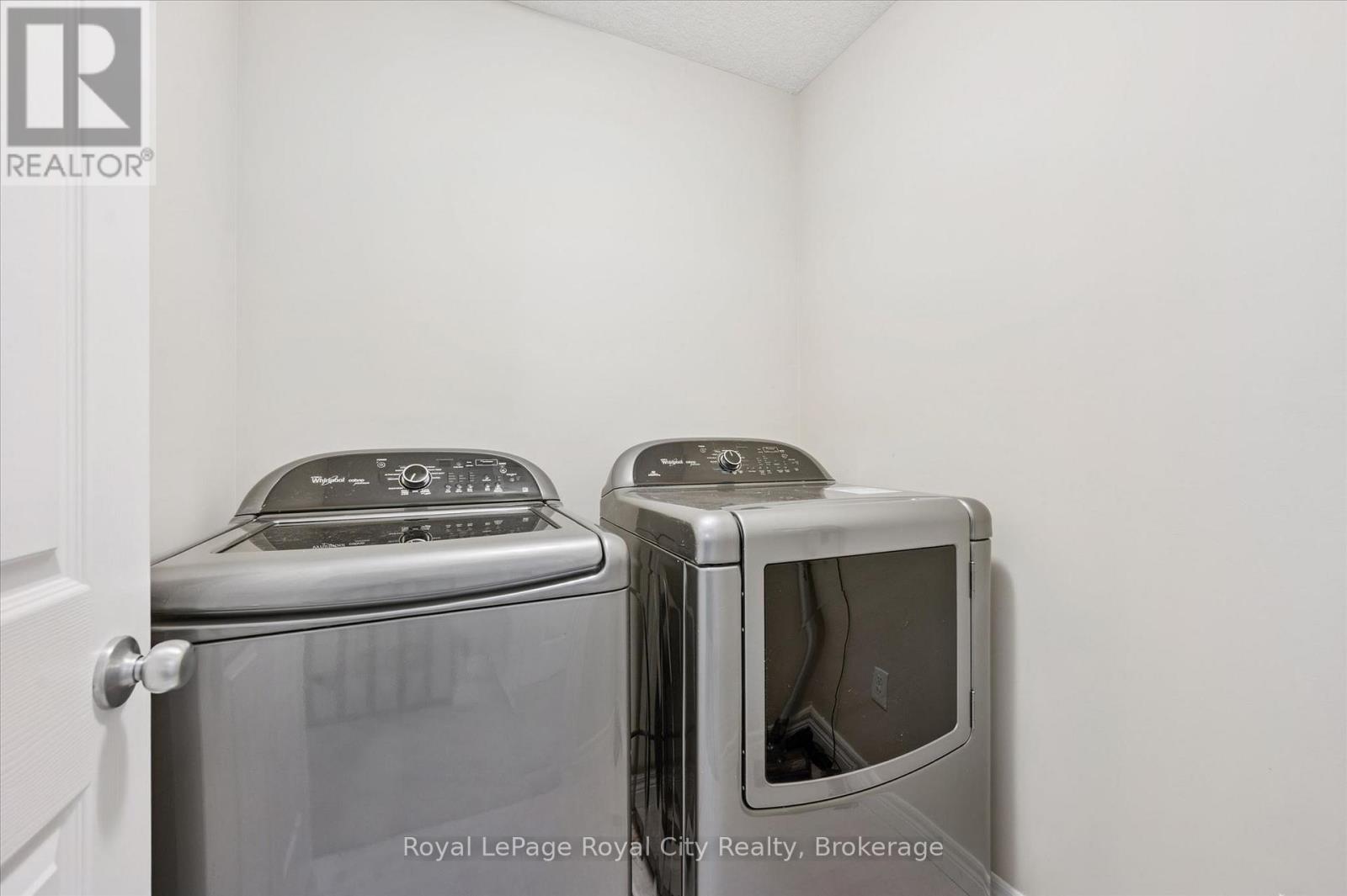5 Sandybay Avenue, Kitchener, ON - Indoor Photo Showing Laundry Room