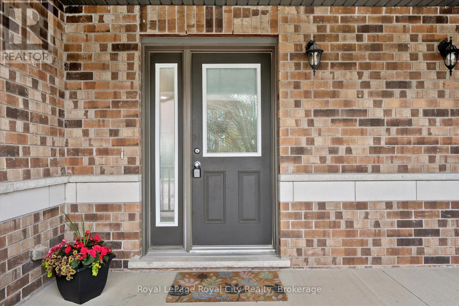 5 Sandybay Avenue, Kitchener, ON - Outdoor