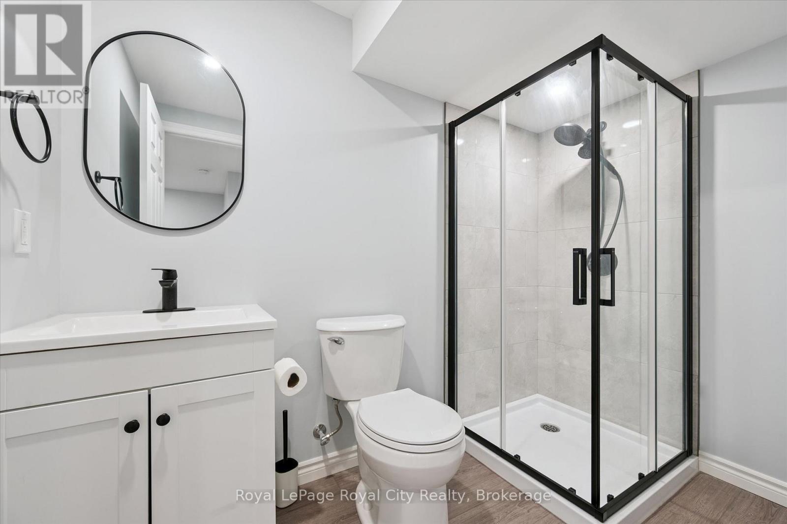 5 Sandybay Avenue, Kitchener, ON - Indoor Photo Showing Bathroom
