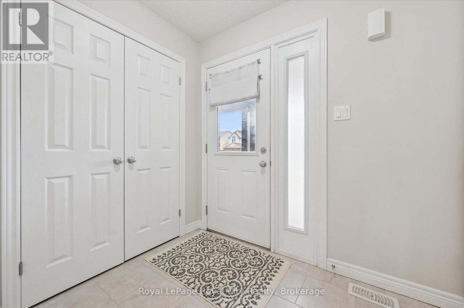 5 Sandybay Avenue, Kitchener, ON - Indoor Photo Showing Other Room
