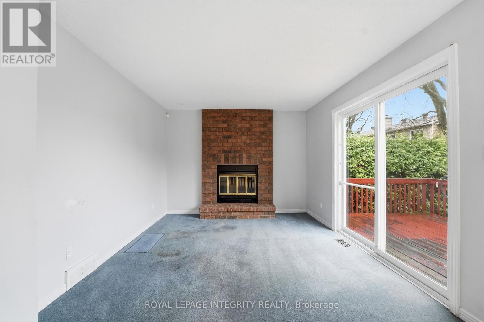 Family Room - 2133 Lenester Avenue, Ottawa, ON - Indoor With Fireplace