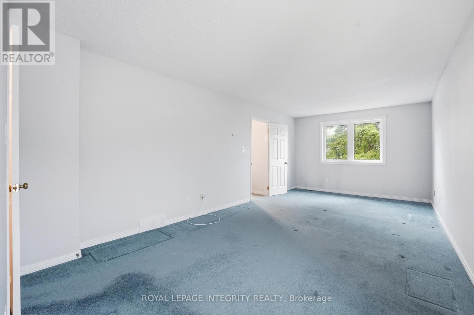 Primary Bedroom - 2133 Lenester Avenue, Ottawa, ON - Indoor Photo Showing Other Room