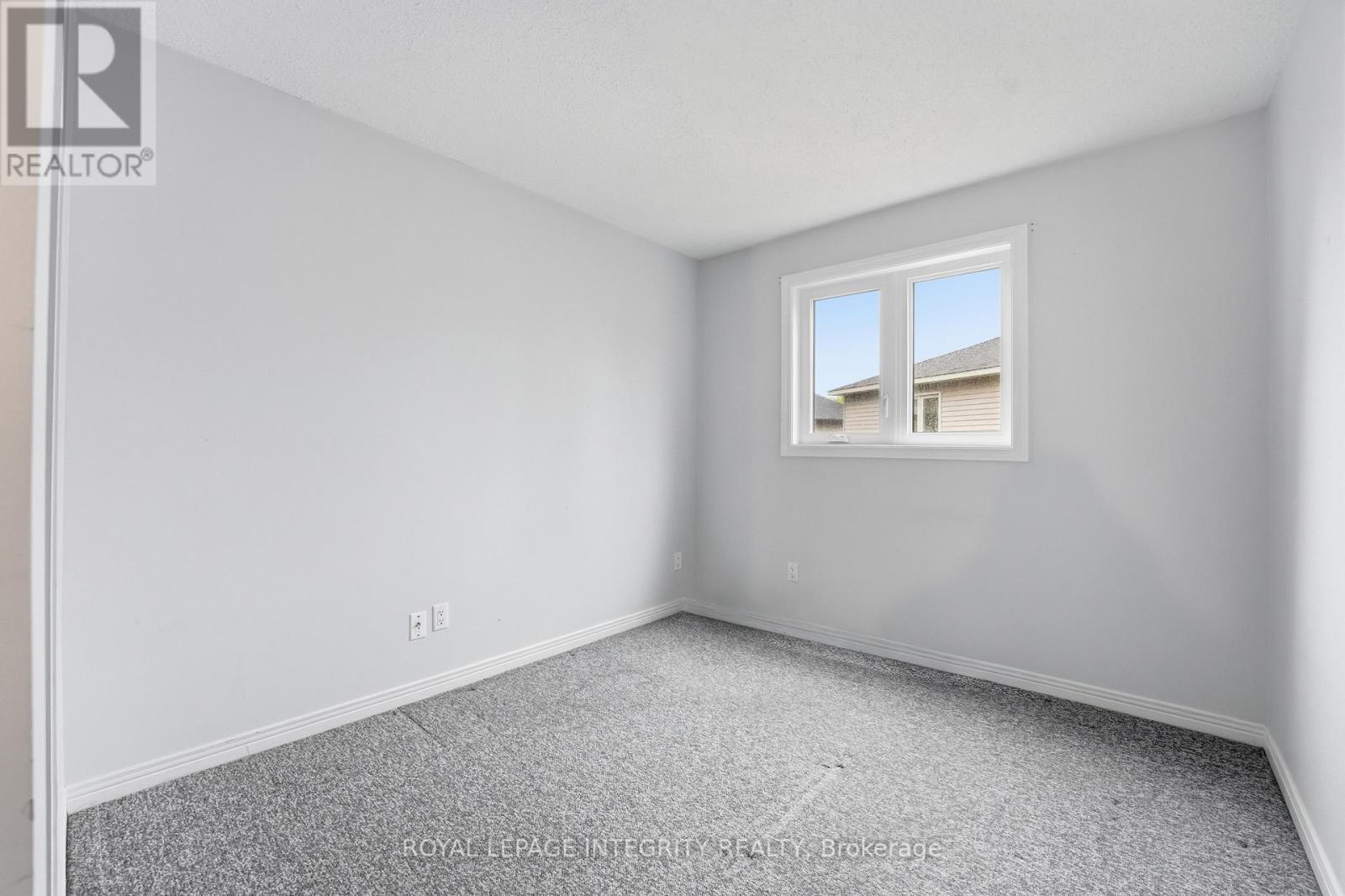Bedroom 4 - 2133 Lenester Avenue, Ottawa, ON - Indoor Photo Showing Other Room