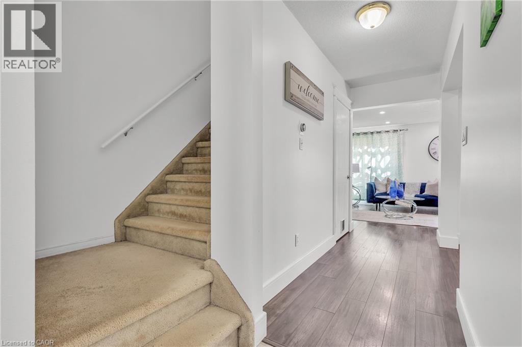 425 Erinbrook Drive, Kitchener, ON - Indoor Photo Showing Other Room