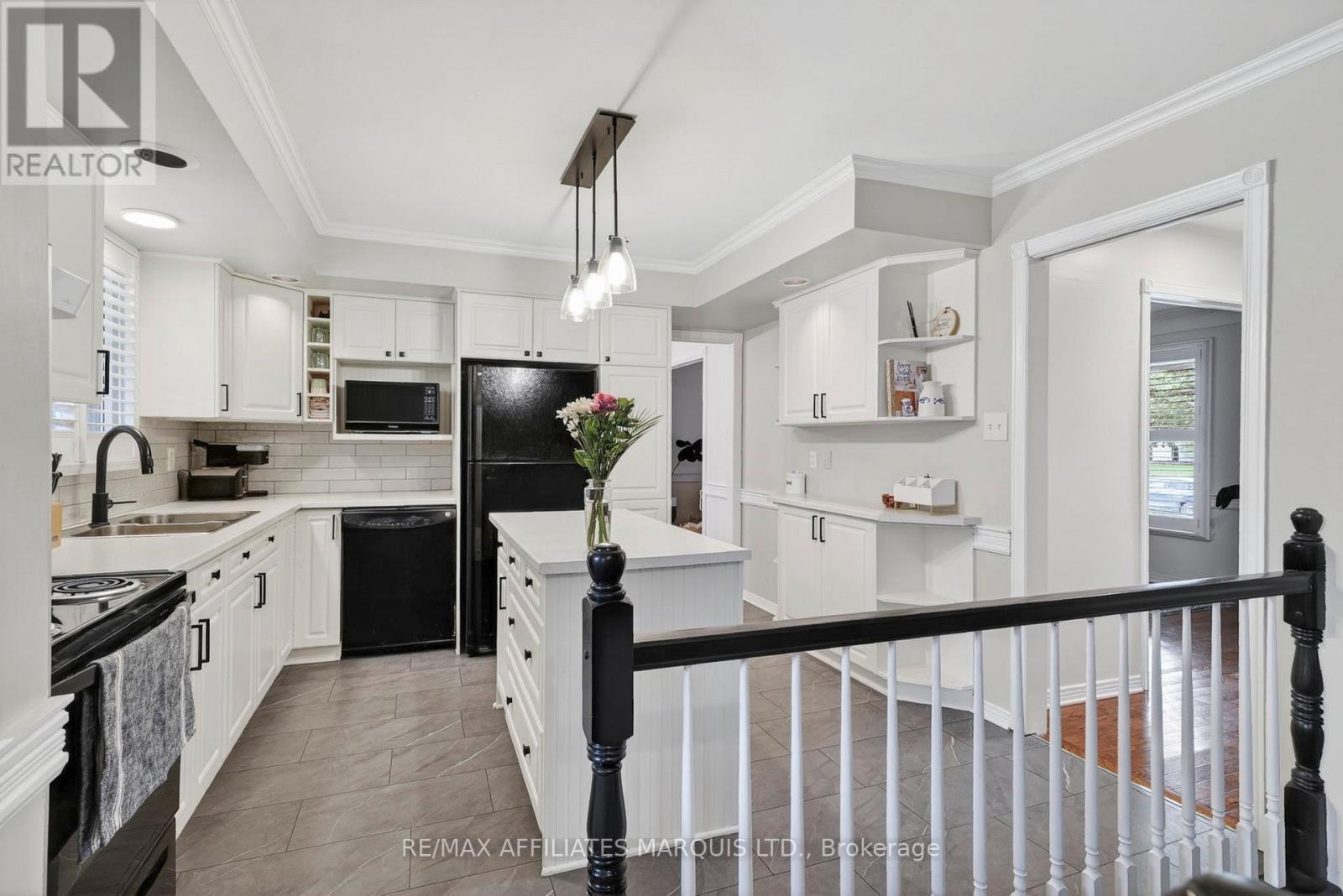948 Fourth Street E, Cornwall, ON - Indoor Photo Showing Kitchen With Double Sink