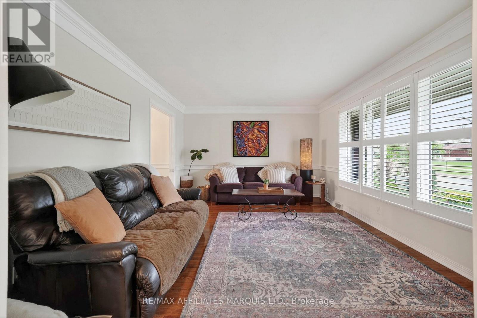 948 Fourth Street E, Cornwall, ON - Indoor Photo Showing Living Room